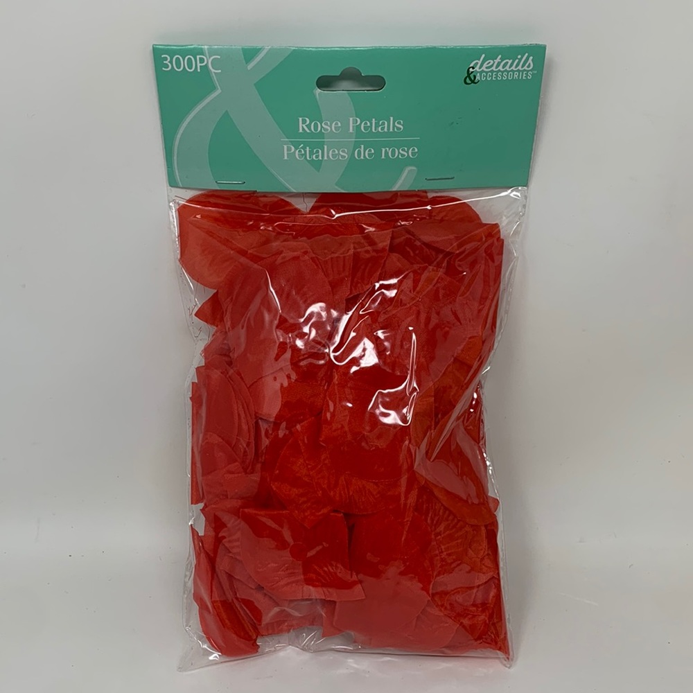 300 pc Valentine’s Day Red Rose Petals Love & Friendship romantic holiday new